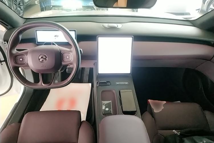 Used Nio ET5 2024 75 kWh Center Console