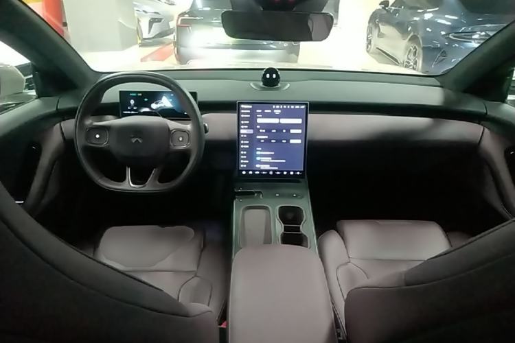 Used Nio ET5 2024 75 kWh Center Console