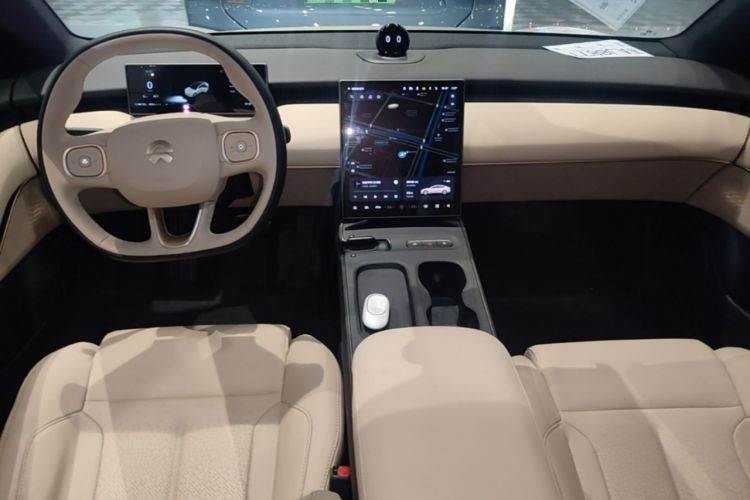 Used Nio ET5 2024 75 kWh Center Console