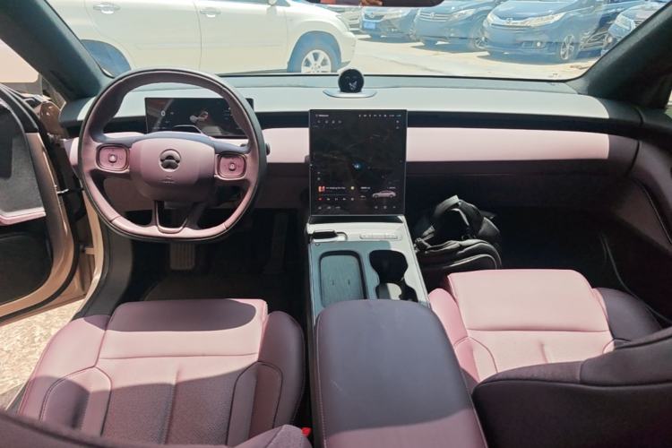 Used Nio ET5 2024 75 kWh Center Console