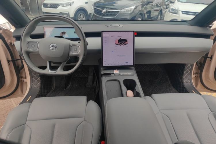 Used Nio ET5 2024 75 kWh Center Console