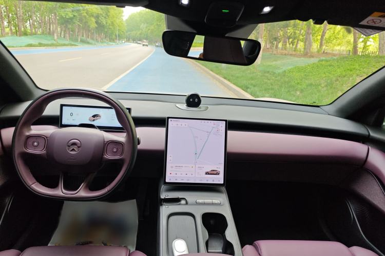 Used Nio ET5 2024 75 kWh Center Console