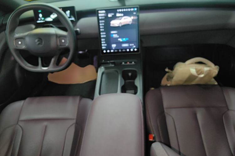 Used Nio ET5 2024 75 kWh Center Console