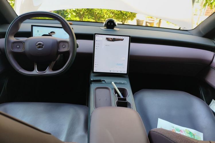 Used Nio ET5 2024 75 kWh Center Console