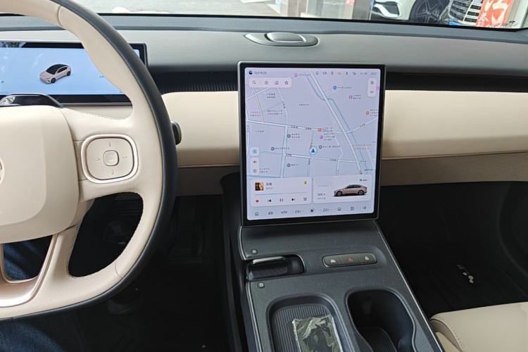 Used Nio ET5 2024 75 kWh Center Console