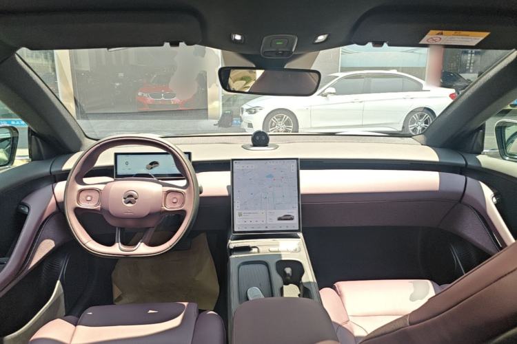 Used Nio ET5 2024 75 kWh Center Console