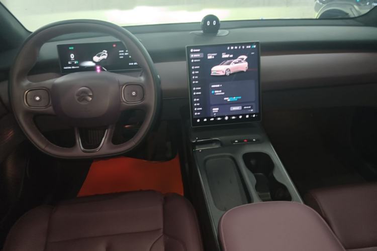 Used Nio ET5 2024 75 kWh Center Console