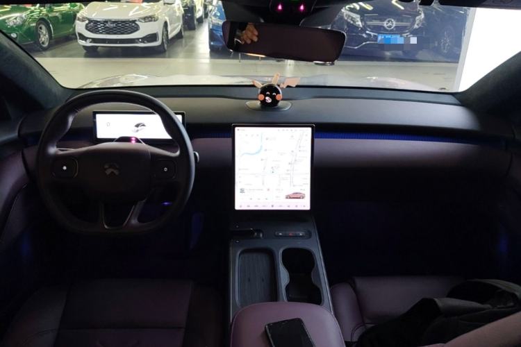 Used Nio ET5 2024 75 kWh Center Console