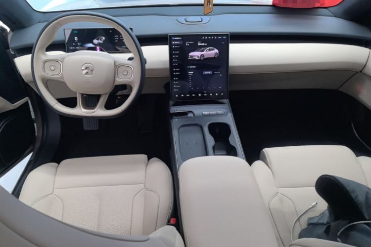 Used Nio ET5 2024 75 kWh Center Console
