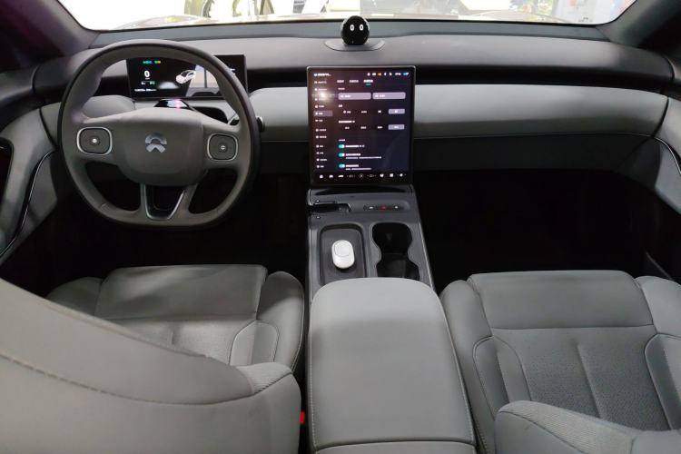 Used Nio ET5 2024 75 kWh Center Console