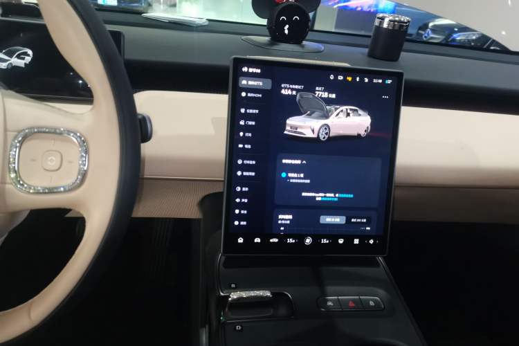 Used Nio ET5 2024 75 kWh Audio And AC Panel