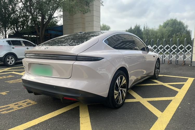 Used Nio ET5 2024 75 kWh Exterior 4