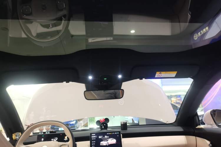 Used Nio ET5 2024 75 kWh Headliner