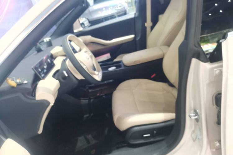 Used Nio ET5 2024 75 kWh Left Front Seat