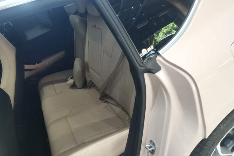 Used Nio ET5 2024 75 kWh Left Rear Seat