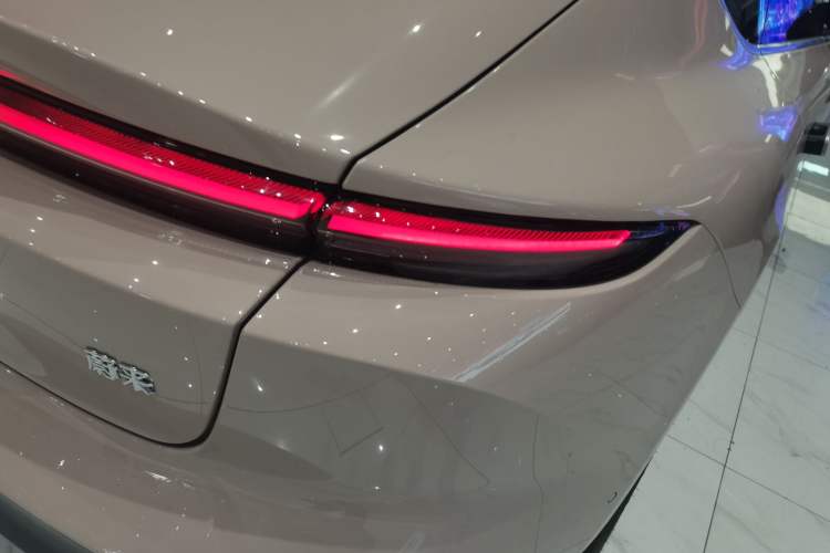 Used Nio ET5 2024 75 kWh Right Rear Taillight