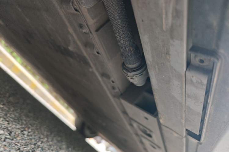 Used Nio ET5 2024 75 kWh Chassis Front Left