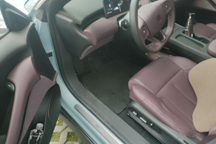 Used Nio ET5 2024 75 kWh Driver Seat
