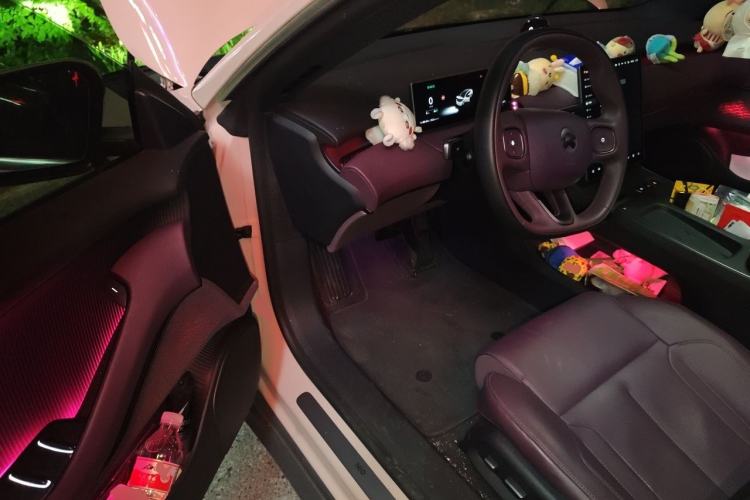 Used Nio ET5 2024 75 kWh Driver Seat