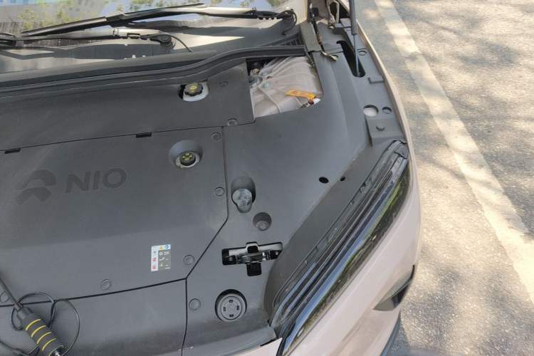 Used Nio ET5 2024 75 kWh Engine Bay Left