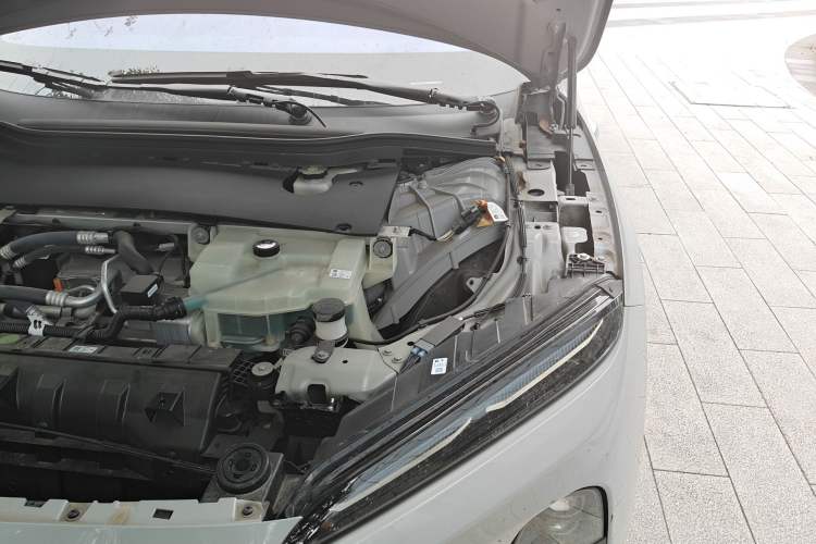 Used Nio ET5 2024 75 kWh Engine Bay Left
