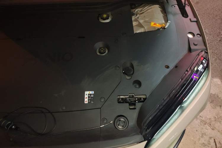 Used Nio ET5 2024 75 kWh Engine Bay Left
