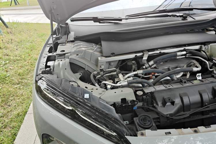 Used Nio ET5 2024 75 kWh Engine Bay Right