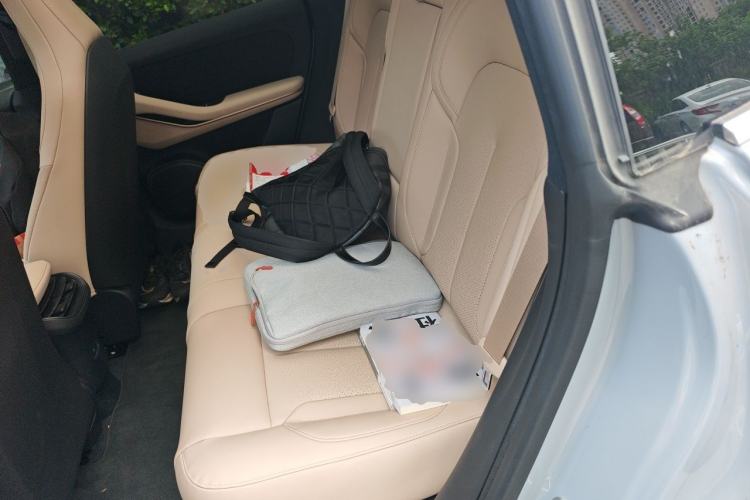 Used Nio ET5 2024 75 kWh Left Rear Seat