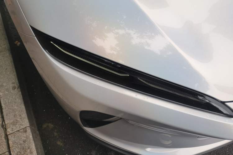 Used Nio ET5 2024 75 kWh Right Front Headlight