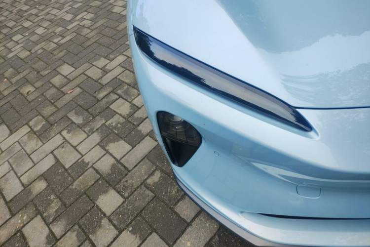 Used Nio ET5 2024 75 kWh Right Front Headlight