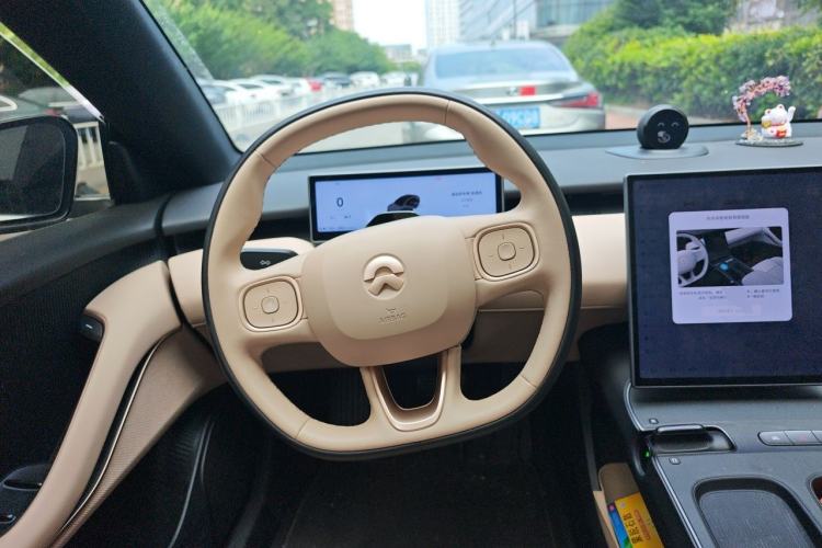 Used Nio ET5 2024 75 kWh Steering Wheel