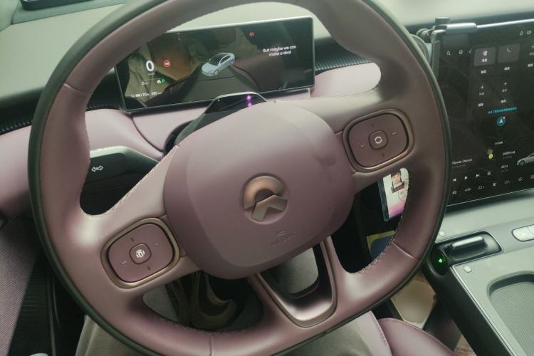 Used Nio ET5 2024 75 kWh Steering Wheel