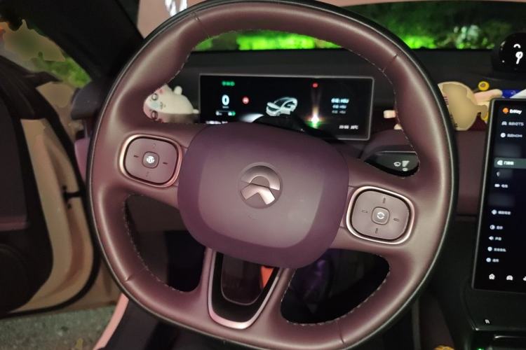Used Nio ET5 2024 75 kWh Steering Wheel