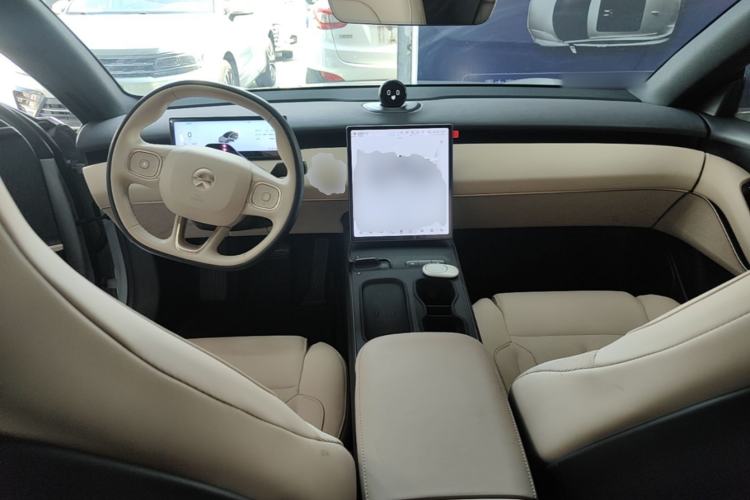 Used Nio ET5 2024 75 kWh Center Console