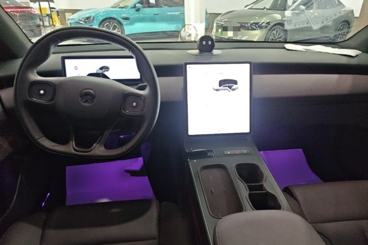 Used Nio ET5 2024 75 kWh Center Console