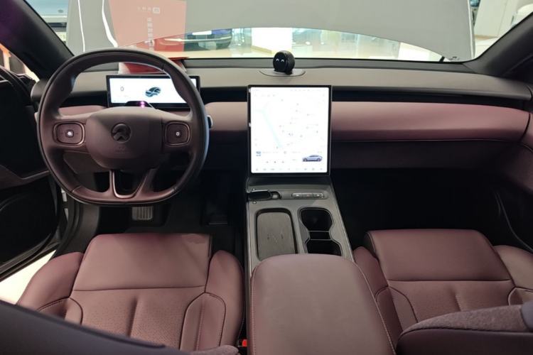 Used Nio ET5 2024 75 kWh Center Console