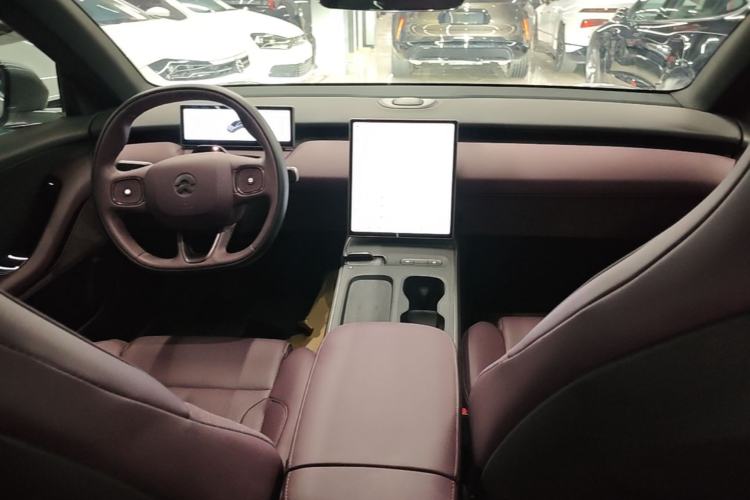 Used Nio ET5 2024 75 kWh Center Console