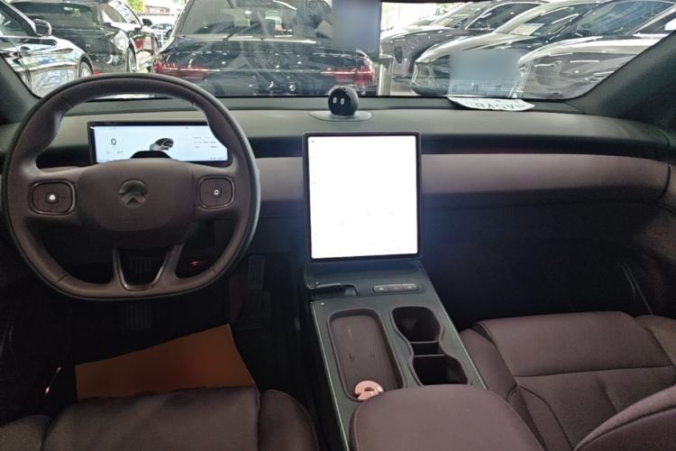 Used Nio ET5 2024 75 kWh Center Console