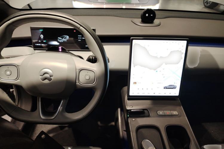 Used Nio ET5 2024 75 kWh Center Console