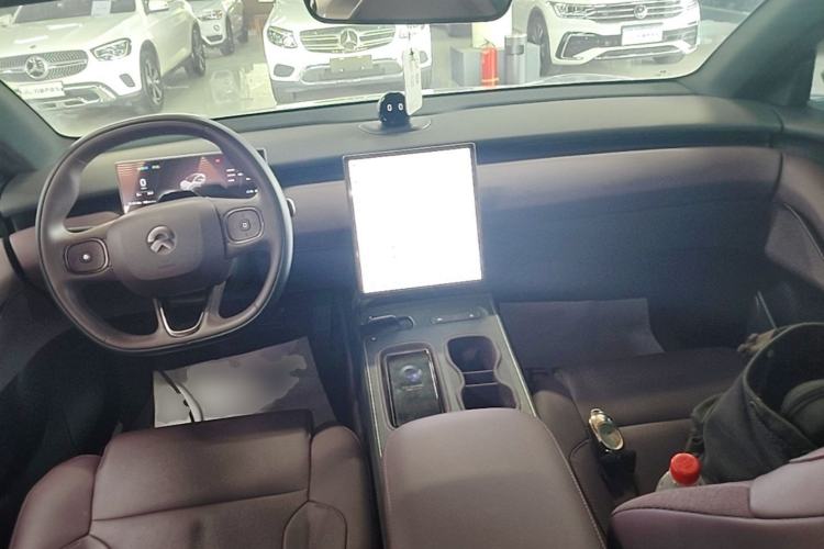 Used Nio ET5 2024 75 kWh Center Console