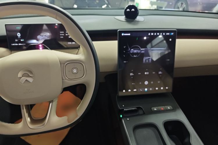 Used Nio ET5 2024 75 kWh Center Console