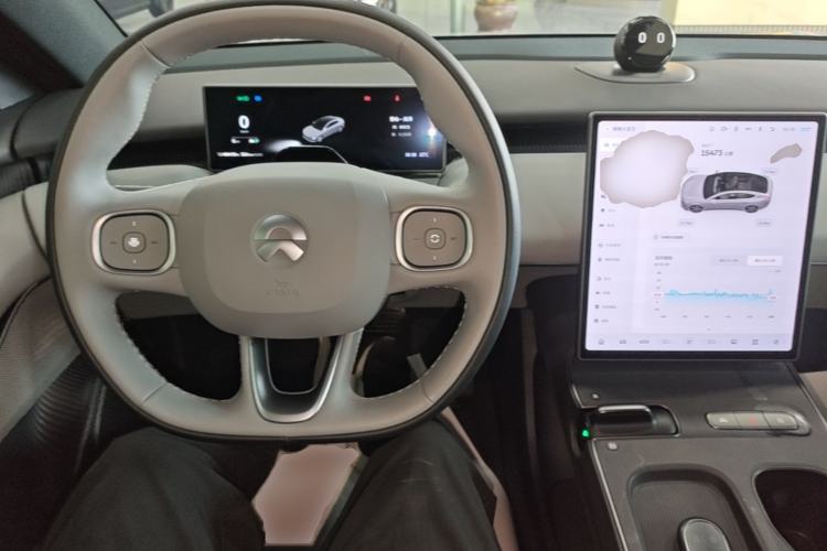 Used Nio ET5 2024 75 kWh Center Console