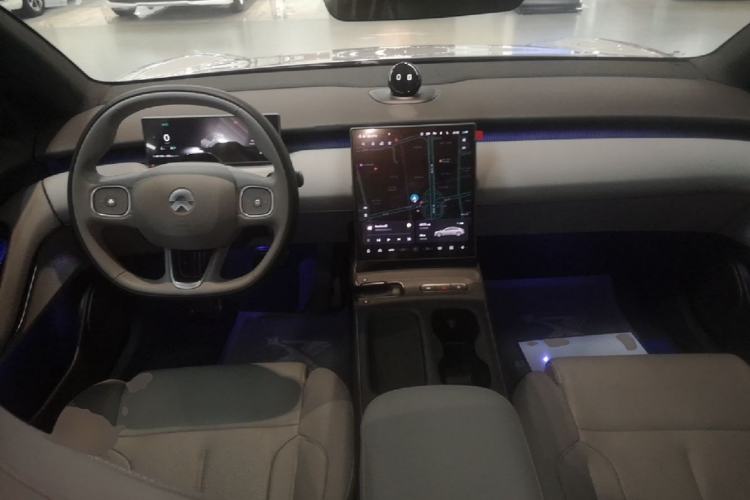 Used Nio ET5 2024 75 kWh Center Console