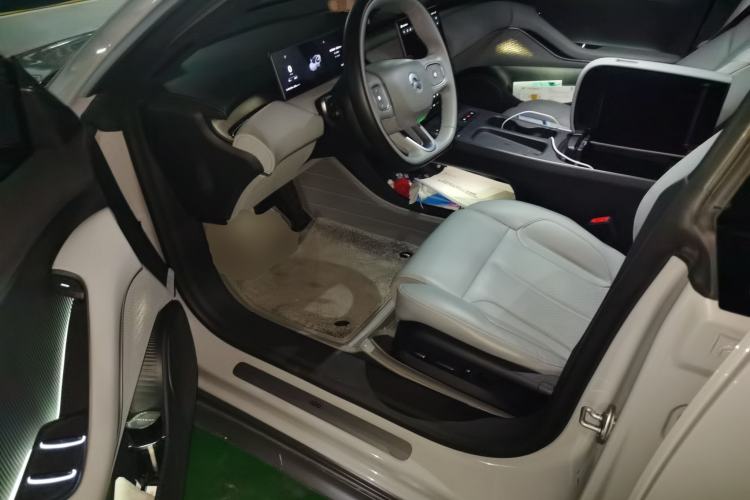 Used Nio ET5 2024 75 kWh Driver Seat