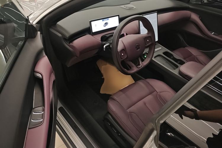 Used Nio ET5 2024 75 kWh Driver Seat