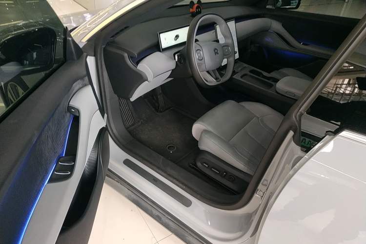 Used Nio ET5 2024 100 kWh Driver Seat