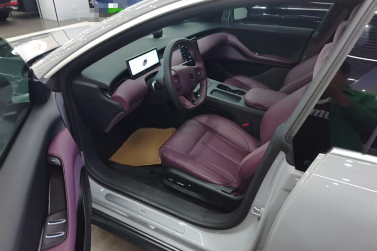 Used Nio ET5 2024 75 kWh Driver Seat