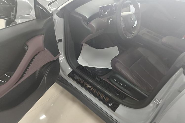 Used Nio ET5 2024 75 kWh Driver Seat