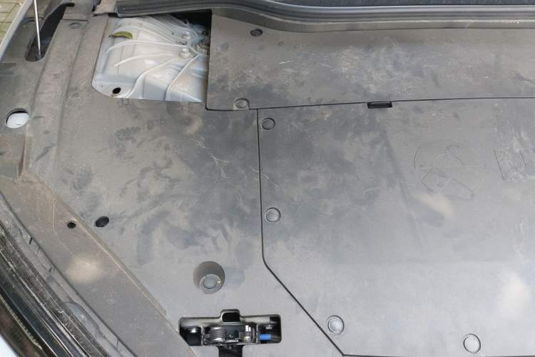 Used Nio ET5 2024 75 kWh Engine Bay Right