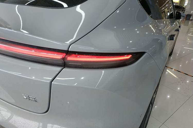 Used Nio ET5 2024 100 kWh Exterior 3